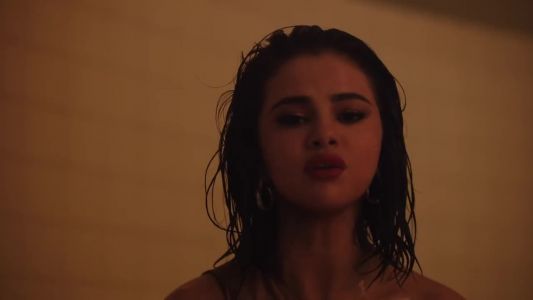 Selena Gomez - Wolves