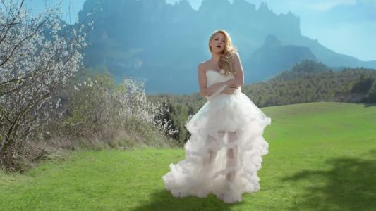 Shakira - Empire