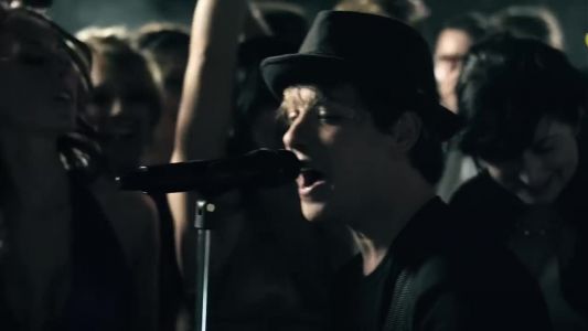 Simple Plan - Can't Keep My Hands Off You