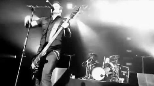 Skillet - Awake and Alive