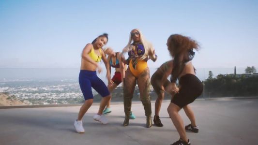 Stefflon Don - Hurtin’ Me