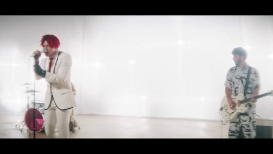 YUNGBLUD - god save me, but don't drown me out